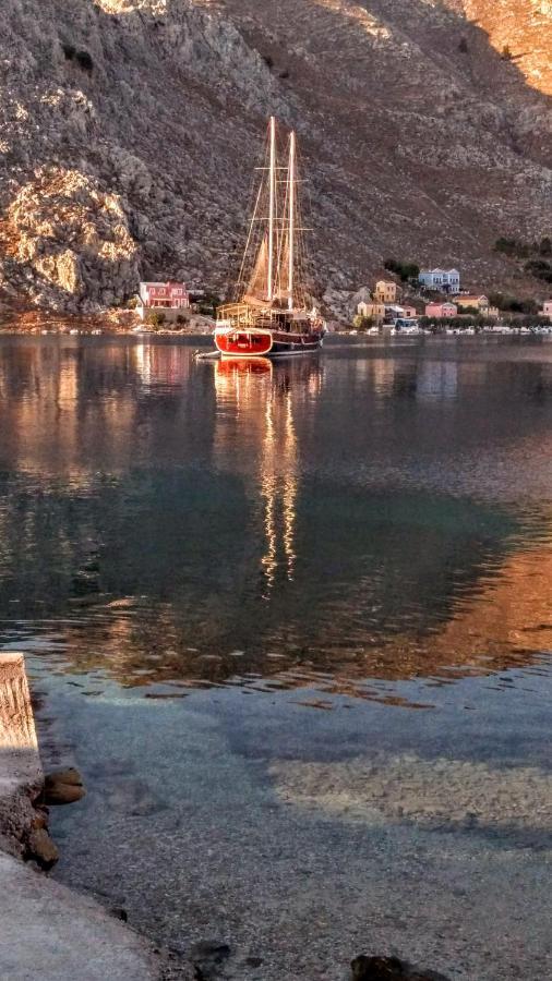 Captain George Daire Simi Dış mekan fotoğraf